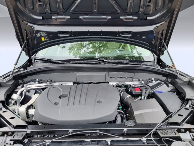 2024 Volvo XC60 Ultimate Dark Theme Image 9 of 42
