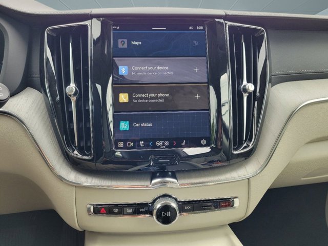 2024 Volvo XC60 Ultimate Dark Theme Image 22 of 42