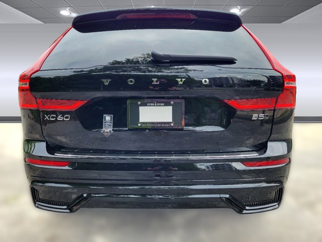 2024 Volvo XC60 Ultimate Dark Theme Image 15 of 42