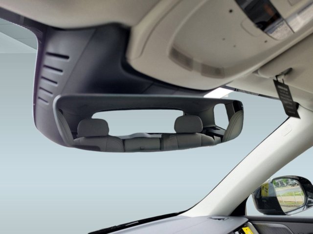 2024 Volvo XC60 Ultimate Dark Theme Image 40 of 42