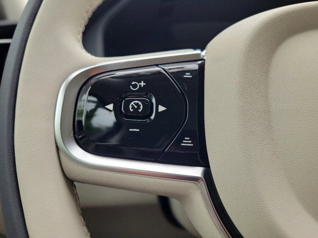 2024 Volvo XC60 Ultimate Dark Theme Image 35 of 42