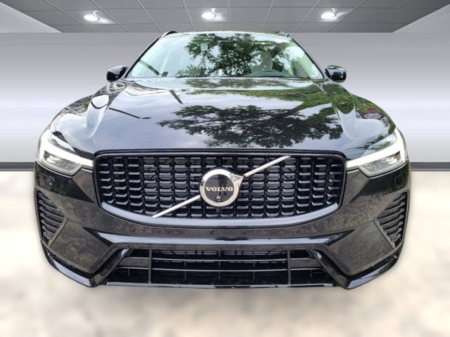 2024 Volvo XC60 Ultimate Dark Theme Image 3 of 42