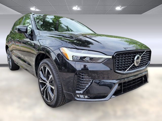 2024 Volvo XC60 Ultimate Dark Theme Image 4 of 42