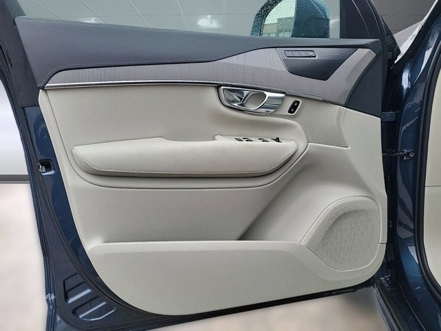 2024 Volvo XC90 Recharge Plug-In Hybrid Ultimate Image 26 of 36