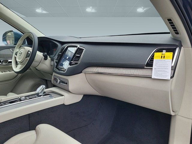 2024 Volvo XC90 Recharge Plug-In Hybrid Ultimate Image 17 of 36