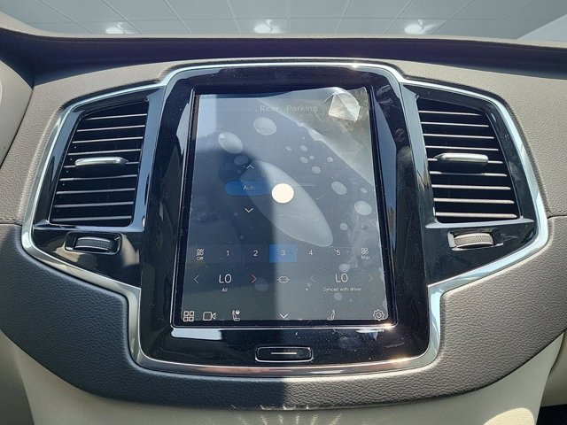 2024 Volvo XC90 Recharge Plug-In Hybrid Ultimate Image 32 of 35