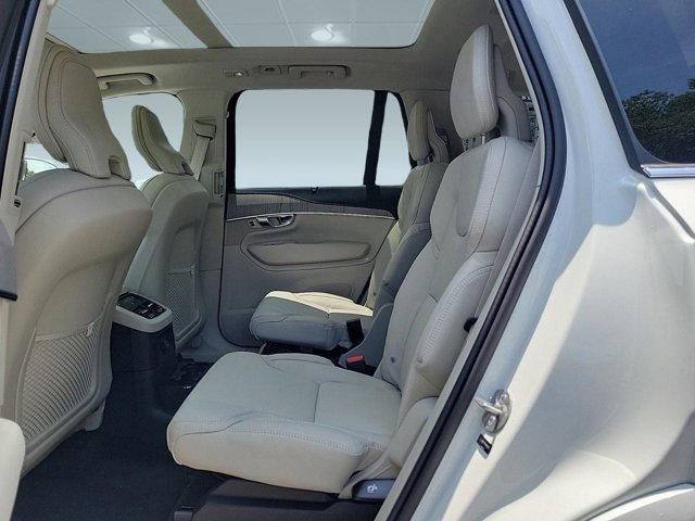2024 Volvo XC90 Recharge Plug-In Hybrid Ultimate Image 13 of 35