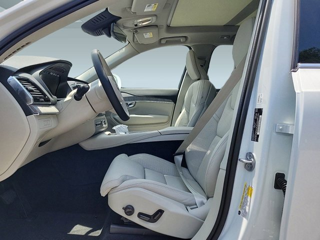 2024 Volvo XC90 Recharge Plug-In Hybrid Ultimate Image 15 of 35