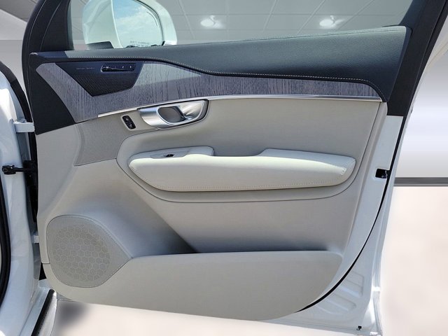 2024 Volvo XC90 Recharge Plug-In Hybrid Ultimate Image 26 of 35