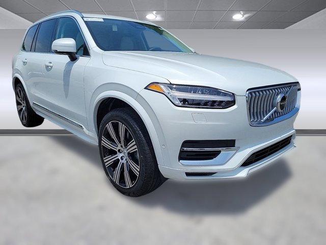 2024 Volvo XC90 Recharge Plug-In Hybrid Ultimate Image 4 of 35