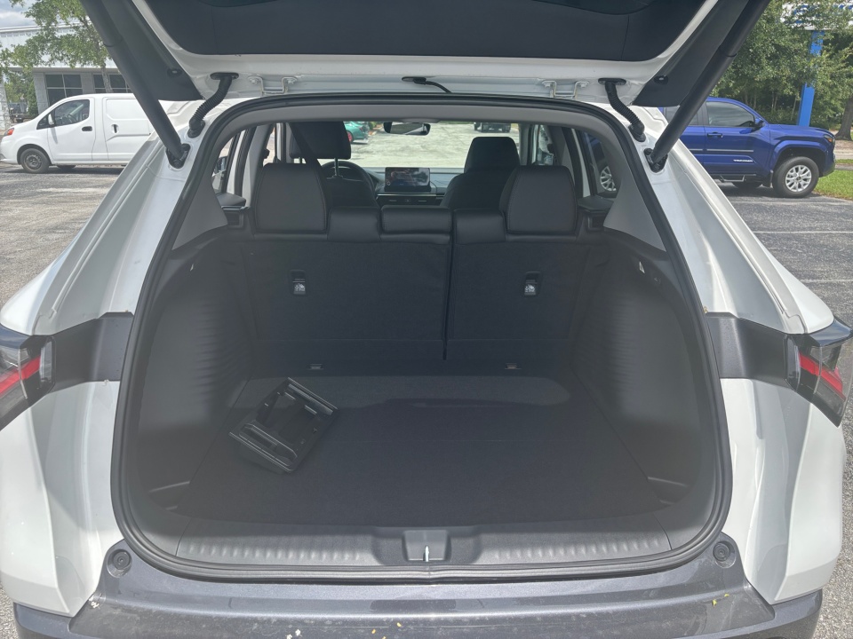 Vehicle image 15 of 35