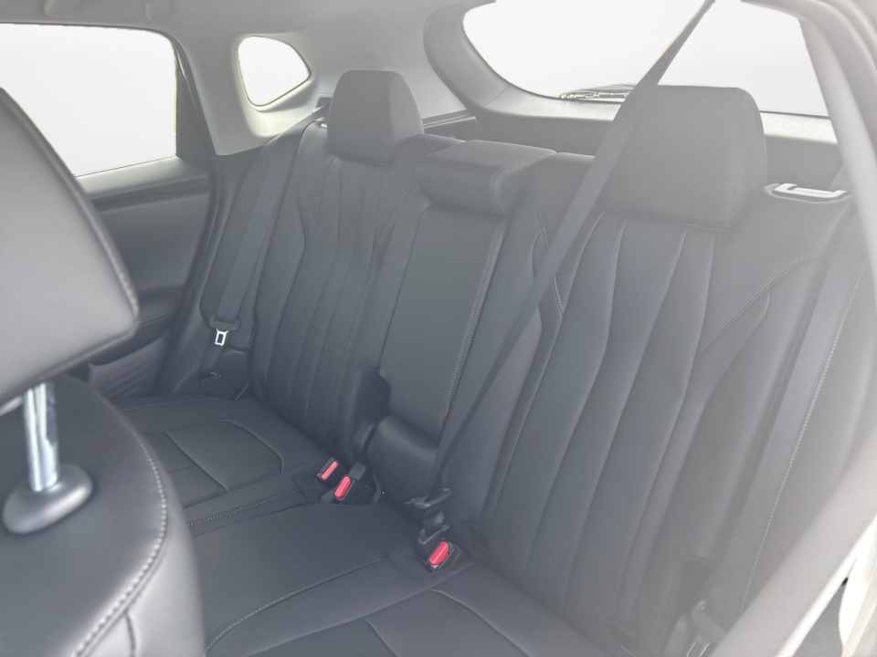 Vehicle image 12 of 35