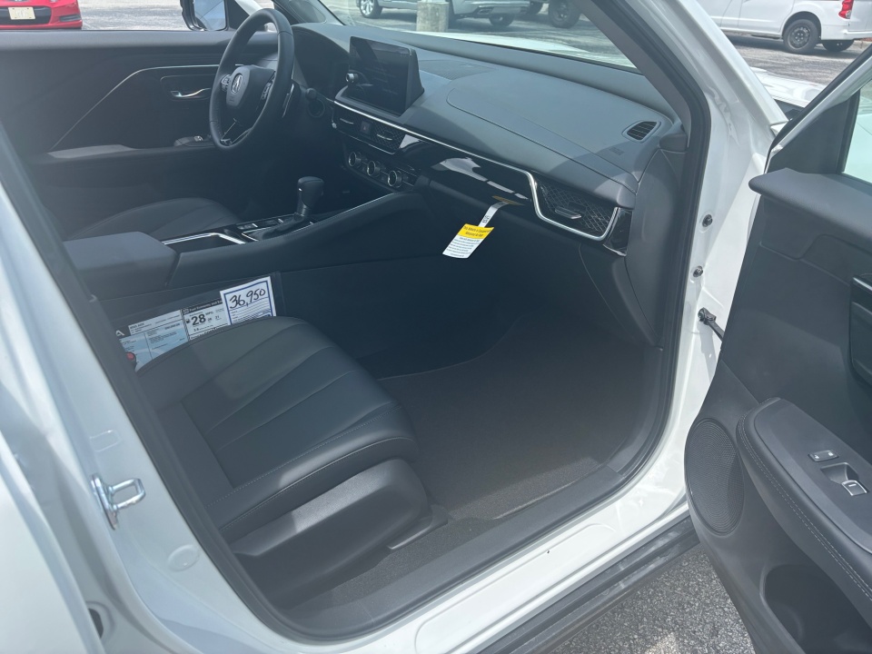 Vehicle image 28 of 35