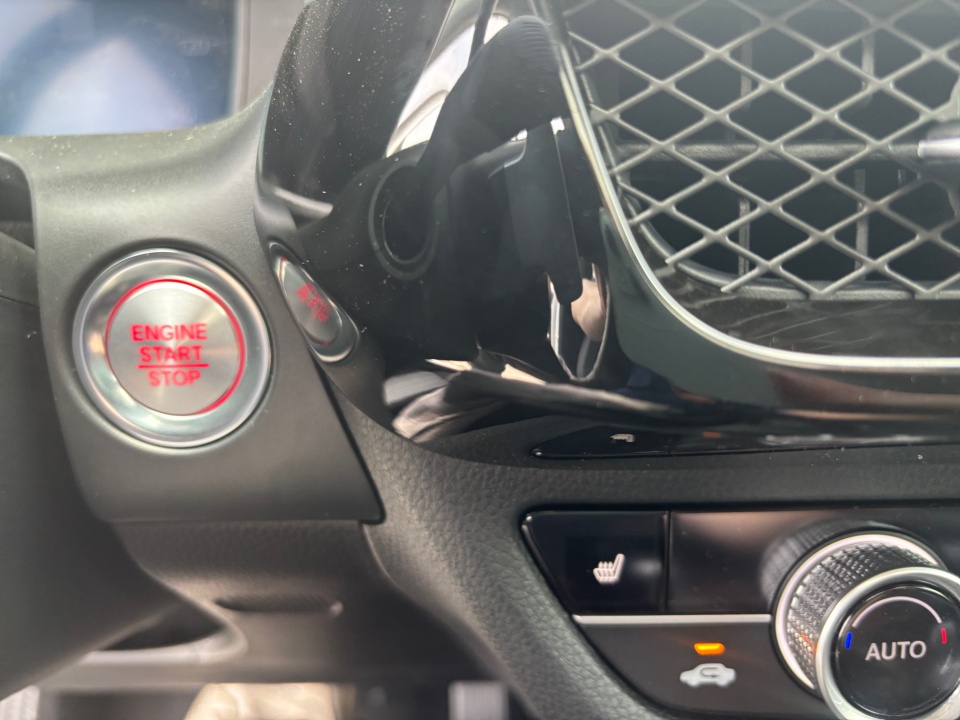 Vehicle image 20 of 35