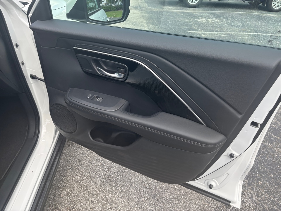 Vehicle image 31 of 35