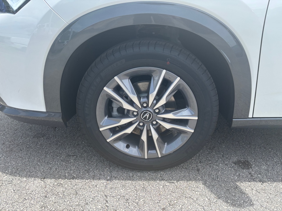 Vehicle image 27 of 35