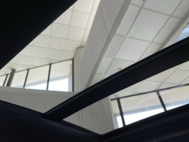 Vehicle image 15 of 17
