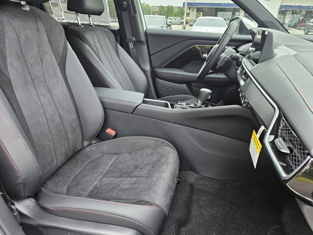Vehicle image 10 of 13