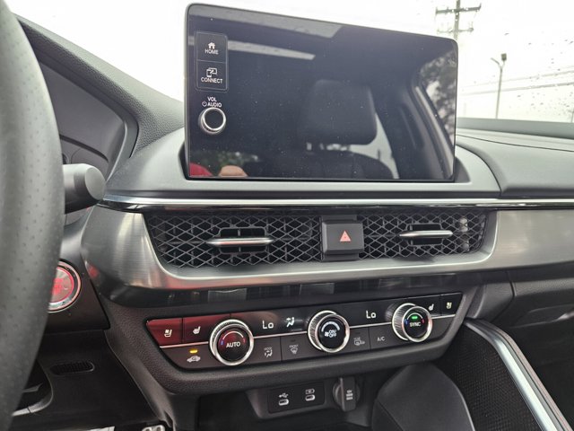 Vehicle image 12 of 13