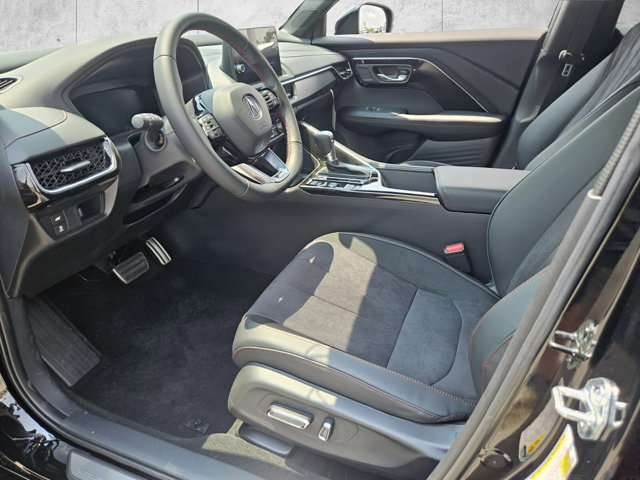 Vehicle image 12 of 13