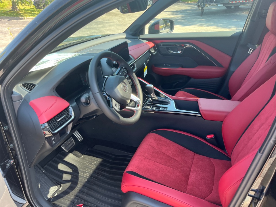 Vehicle image 28 of 35