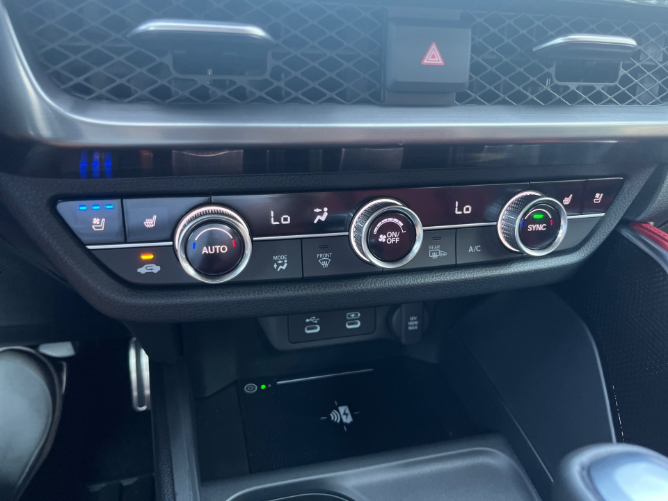Vehicle image 18 of 35