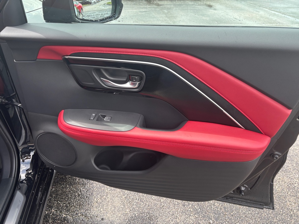 Vehicle image 31 of 35