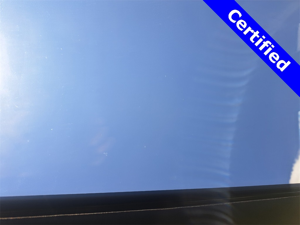 Vehicle image 17 of 28