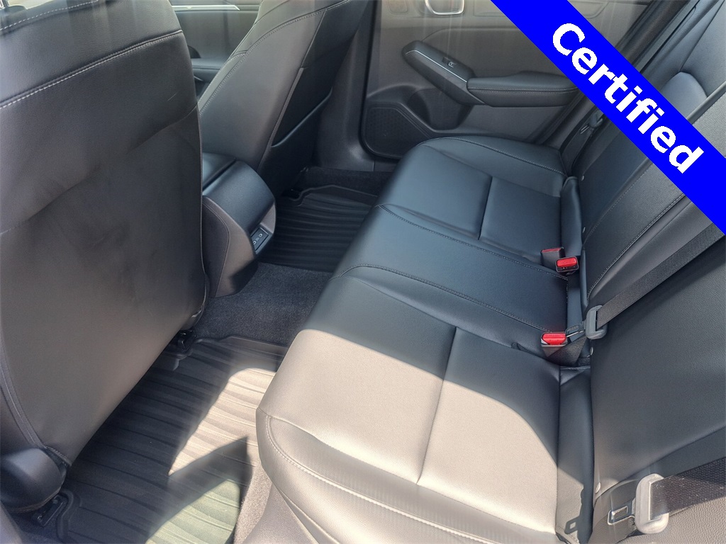 Vehicle image 13 of 28