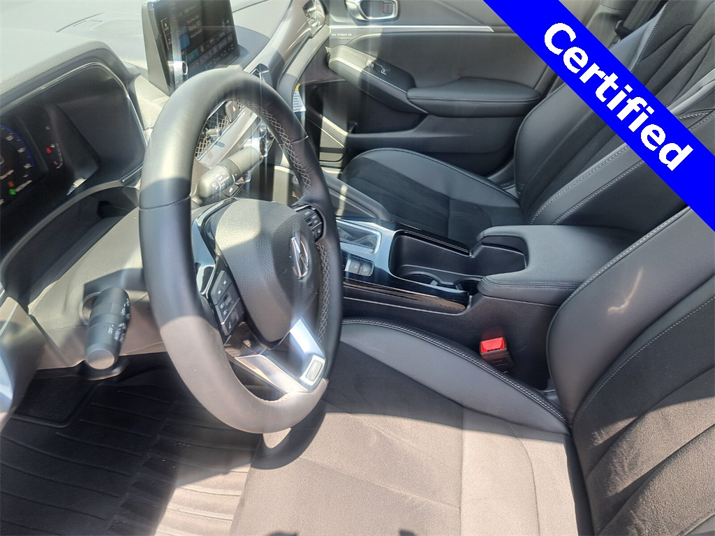 Vehicle image 27 of 28