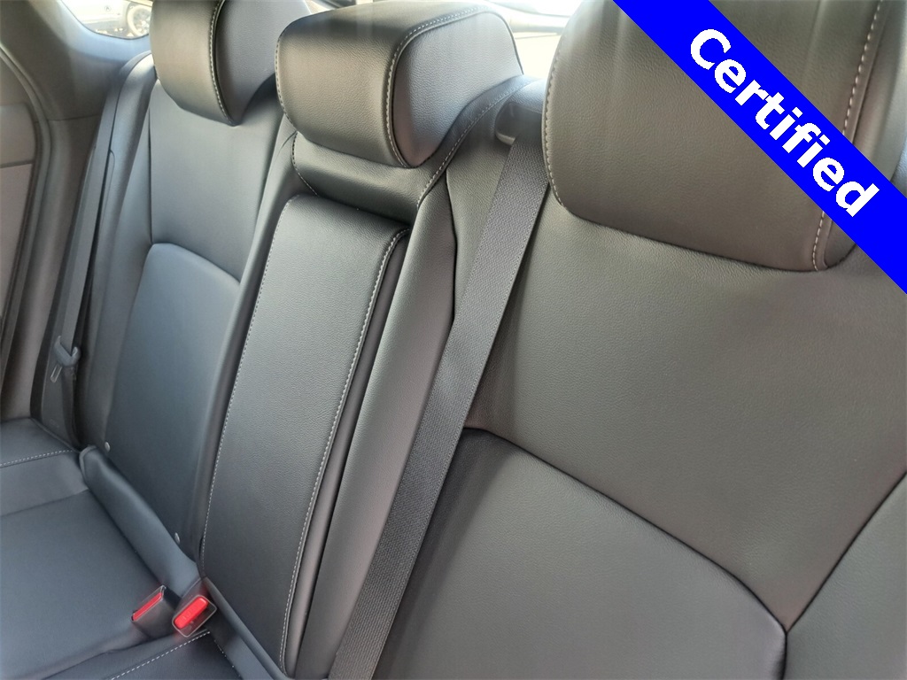 Vehicle image 14 of 28