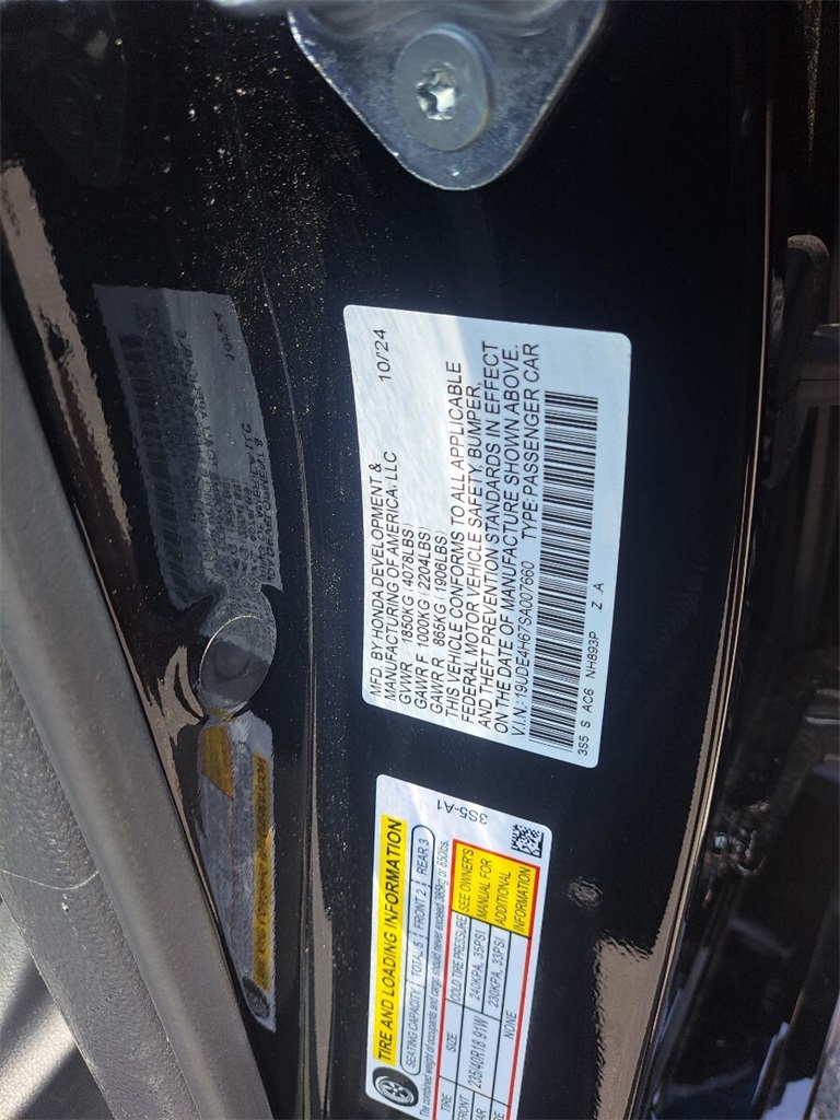 Vehicle image 22 of 28