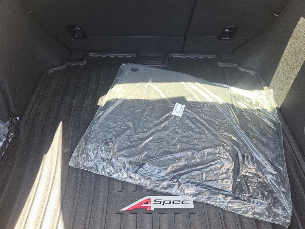 Vehicle image 10 of 28