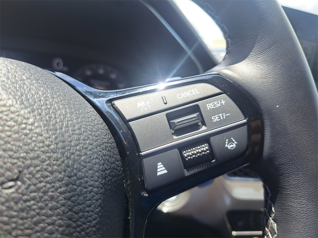 Vehicle image 19 of 28