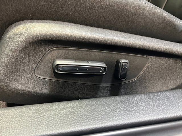 Vehicle image 16 of 37