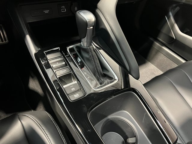 Vehicle image 23 of 37