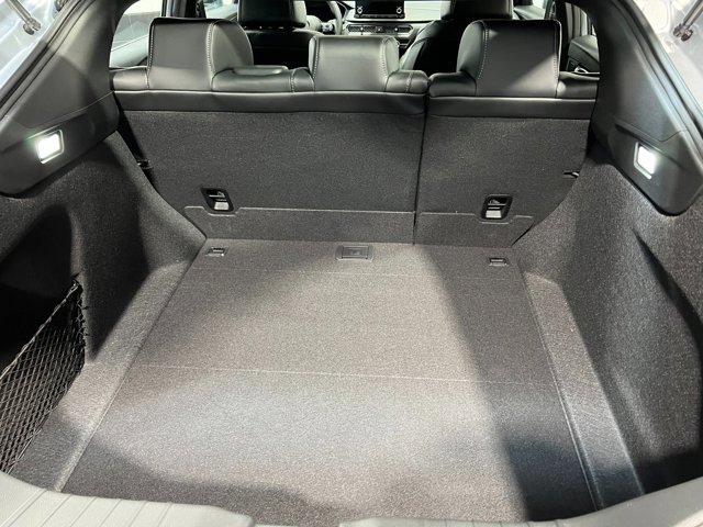 Vehicle image 32 of 37