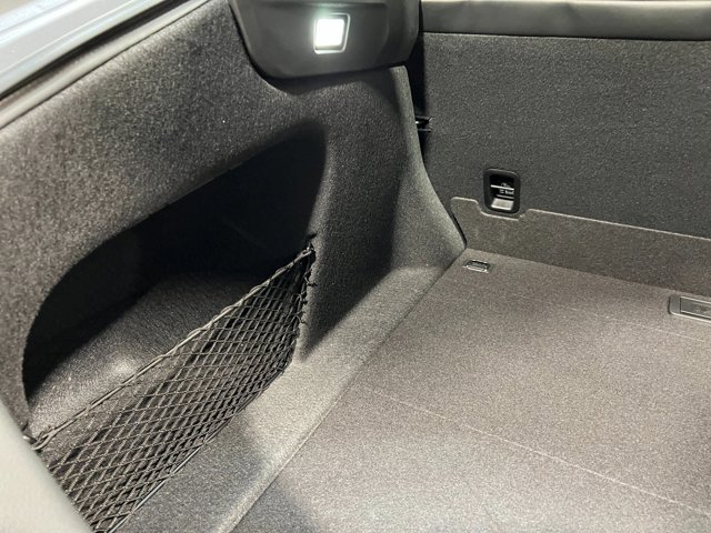 Vehicle image 33 of 37