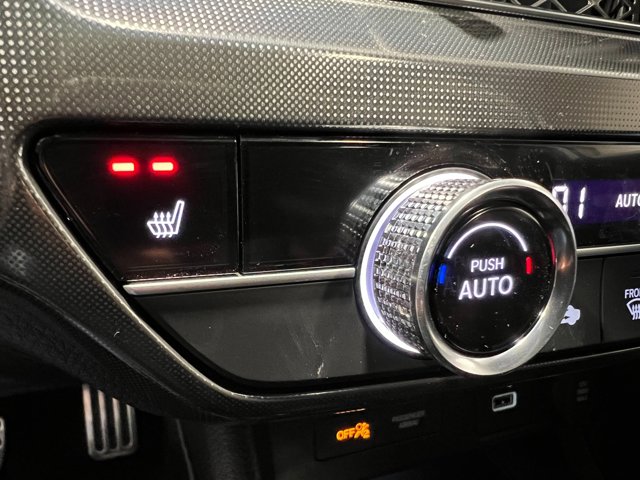 Vehicle image 25 of 37