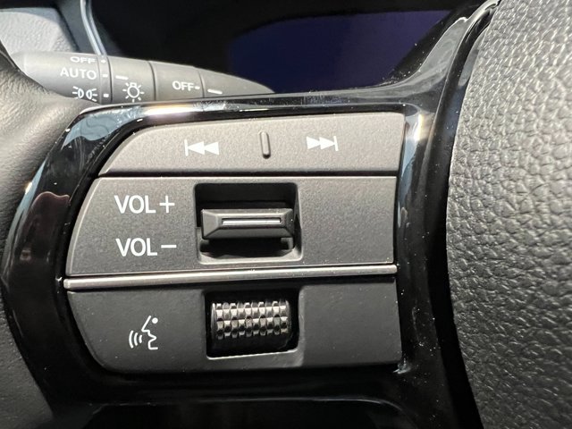 Vehicle image 21 of 37