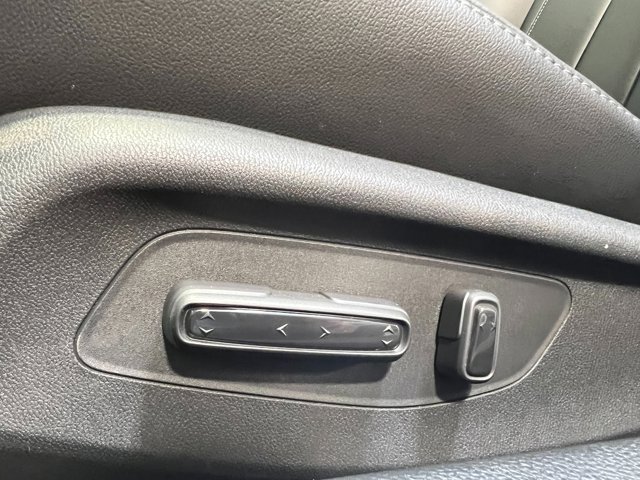 Vehicle image 16 of 37