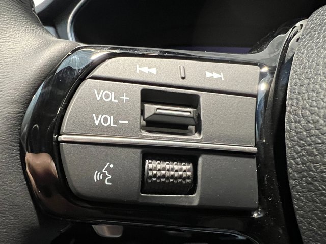 Vehicle image 21 of 37