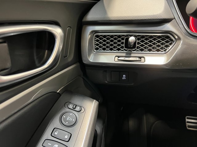 Vehicle image 20 of 37