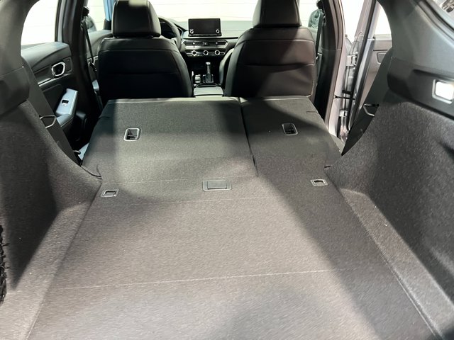 Vehicle image 34 of 37