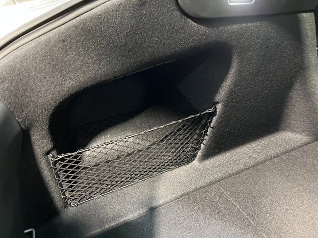 Vehicle image 33 of 37