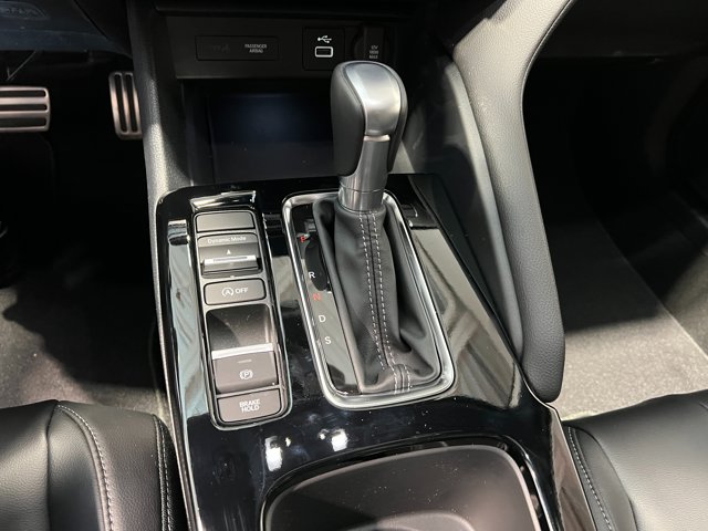 Vehicle image 23 of 37