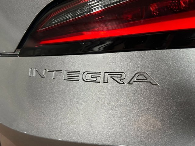 Vehicle image 8 of 37