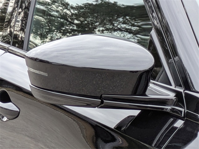 Vehicle image 10 of 38