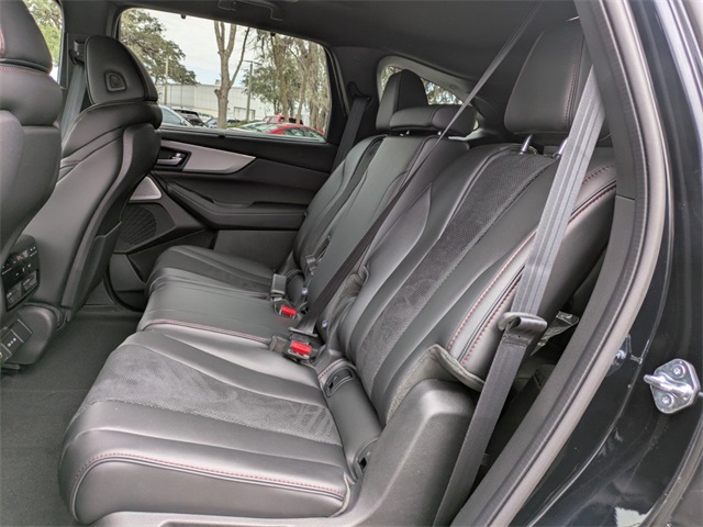 Vehicle image 18 of 38