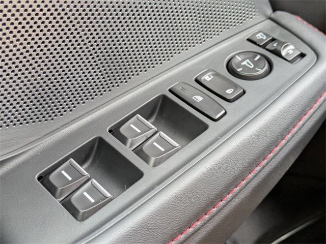 Vehicle image 31 of 38